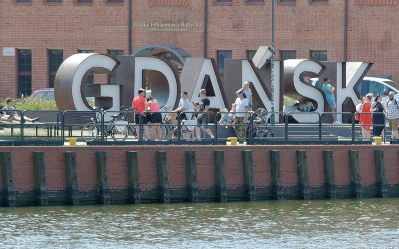 16 - The iconic Gdańsk sign located on Ołowianka Island